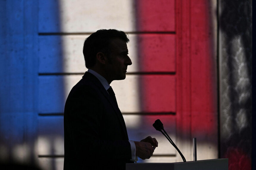 palatul elysee a facut anuntul macron va numi un nou premier al frantei pana vineri seara 68e7518a05490