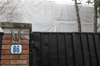 palatul imparatului a fost scos la licitatie cu cat se da pe luna vila din aviatorilor 68f39a85349fa