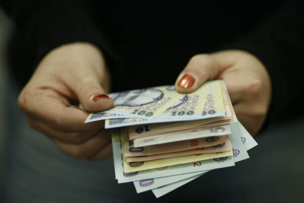 pana cand vor fi plafonate salariile si pensiile anuntul facut de ilie bolojan 68e002260b5fc