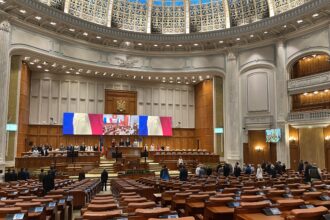 parlamentarii obligati sa declare cu cine se intalnesc pentru a discuta despre proiecte de legi nu e dictatura e transparenta legea a fost adoptata de parlament 68dcf918bd0af scaled 1