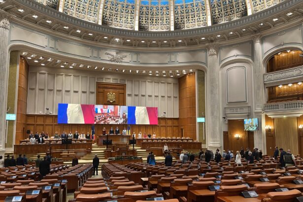 parlamentarii obligati sa declare cu cine se intalnesc pentru a discuta despre proiecte de legi nu e dictatura e transparenta legea a fost adoptata de parlament 68dcf918bd0af scaled 1