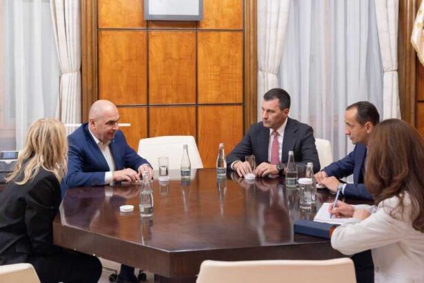 premierul bolojan intrevedere cu nadia comaneci pe agenda pregatirile pentru celebrarea anului 2026 dedicat sportivei 68ed5322c2cc4