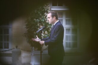 premierul francez lecornu sub presiune inainte de termenul limita pentru buget 68ea15346d8ef