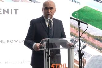 premierul ilie bolojan la ceremonia de inaugurare a noii fabrici stihl din oradea cei care lucreaza in companiile private sunt cei care duc tara noastra in spate 68efc62bee184