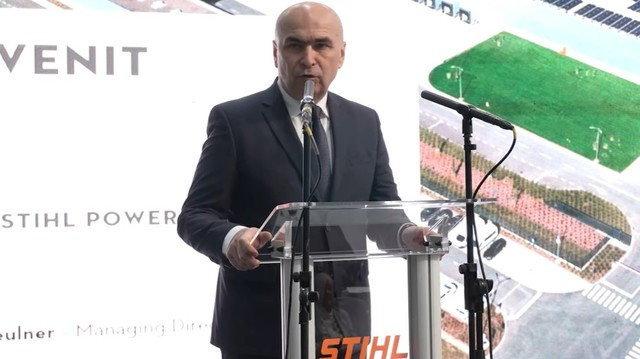 premierul ilie bolojan la ceremonia de inaugurare a noii fabrici stihl din oradea cei care lucreaza in companiile private sunt cei care duc tara noastra in spate 68efc62bee184