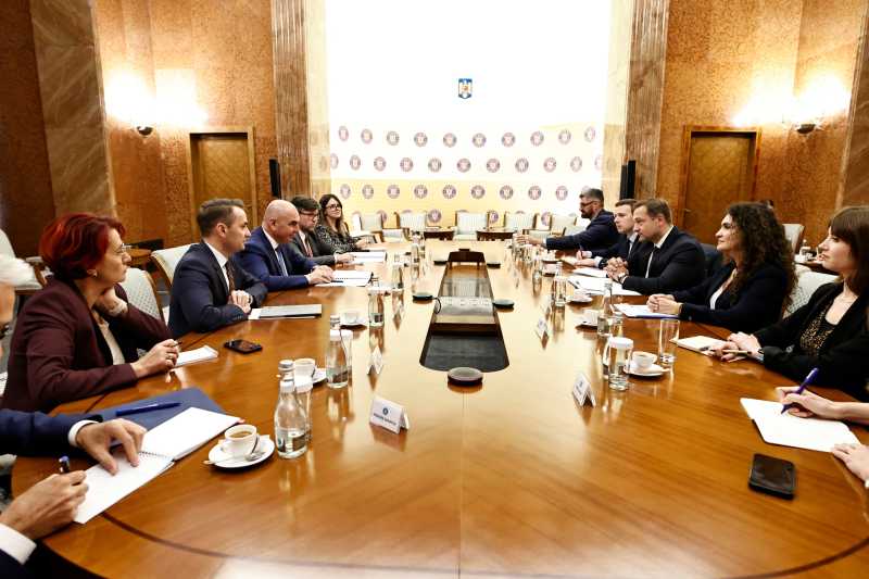 premierul intrevedere cu comisarul european pentru agricultura a subliniat necesitatea consolidarii procesarii produselor din romania 68e67eaa17c70