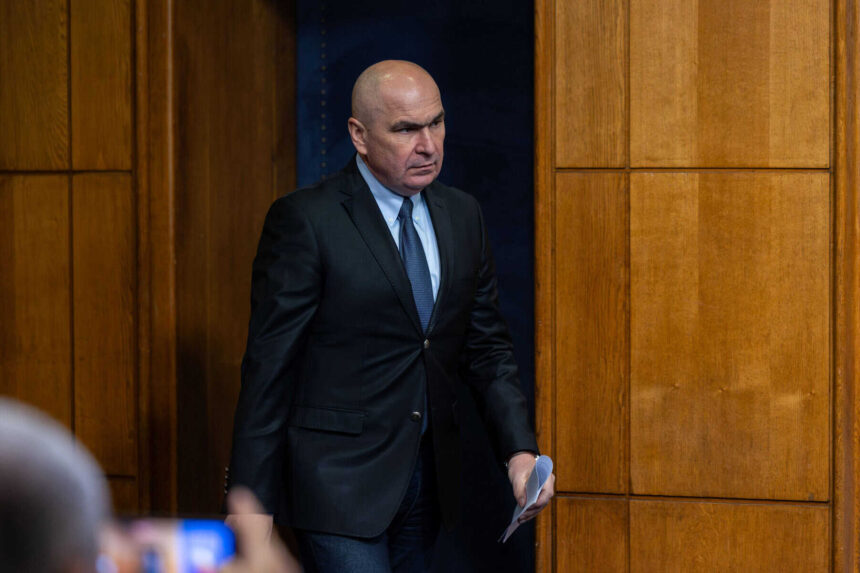 premierul propune listarea la bvb a unor pachete minoritare din companiile de stat fara pierderea controlului dar si listarea unor noi companii precum cec si aeroporturi bucuresti 68e0f5e207bca