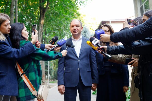 primarul chisinaului vrea daune de 1 leu de la ministrul de externe al romaniei 68e53e8542b28