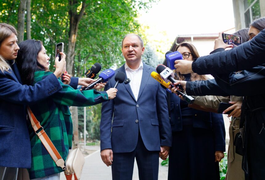 primarul chisinaului vrea daune de 1 leu de la ministrul de externe al romaniei 68e53e8542b28