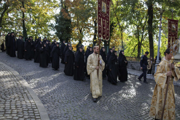 programul pelerinajului sfantului dimitrie cel nou in 2025 la bucuresti cand are loc procesiunea calea sfintilor 68f081297372d