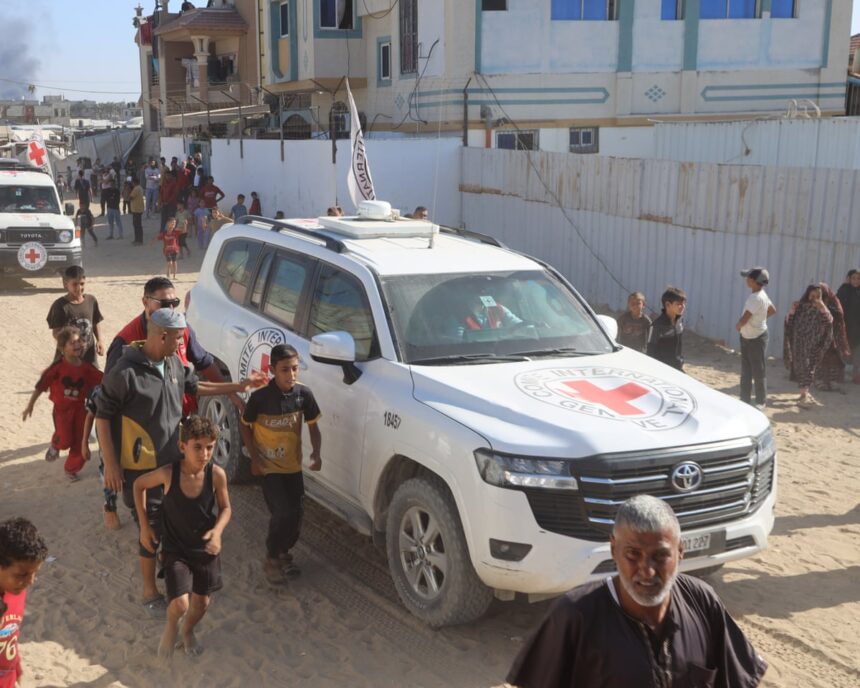 red cross accompanies hamas in search for bodies of israeli hostages in gaza 68ffd8bde75c4