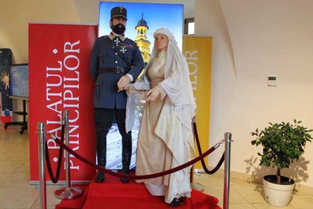 regele ferdinand si regina maria din colectia figurilor de ceara a castelului karolyi relocati la alba iulia 68ef8b88b93d4