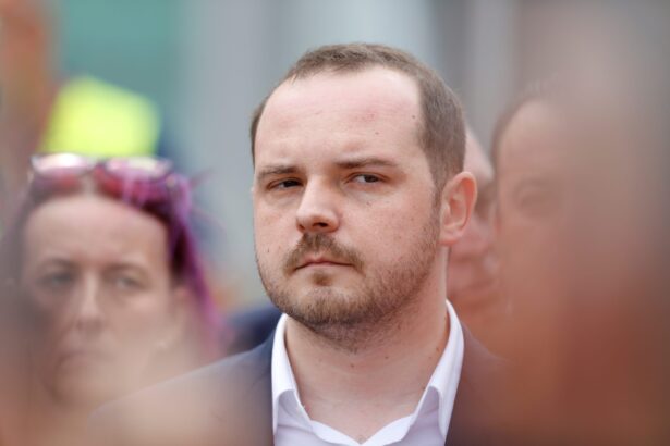 rogobete despre sectia ati a spitalului din barlad nu am vazut nicio bratara niciun inel si nicio unghie falsa pe mainile personalului 68ebcb4d4bfdc