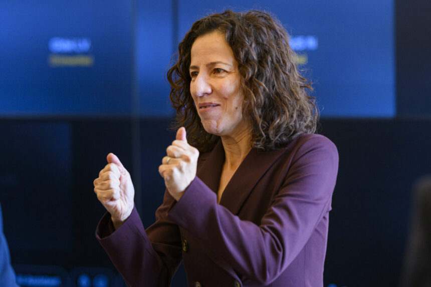 roxana minzatu cadrele didactice sunt piatra de temelie a educatiei si formarii profesionale comisia europeana lanseaza o initiativa pentru sprijinirea profesorilor 68de3906eba9a