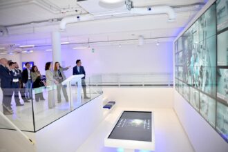 roxana minzatu vicepresedinta ce a inaugurat primul spatiu de formare ultra controlat din europa 68efed8849bf5