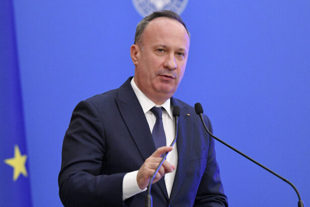 salariul minim va creste de la 1 ianuarie 2026 ca vrea sau nu vrea doamna dogioiu spune adrian caciu 68f0ef6770d5b