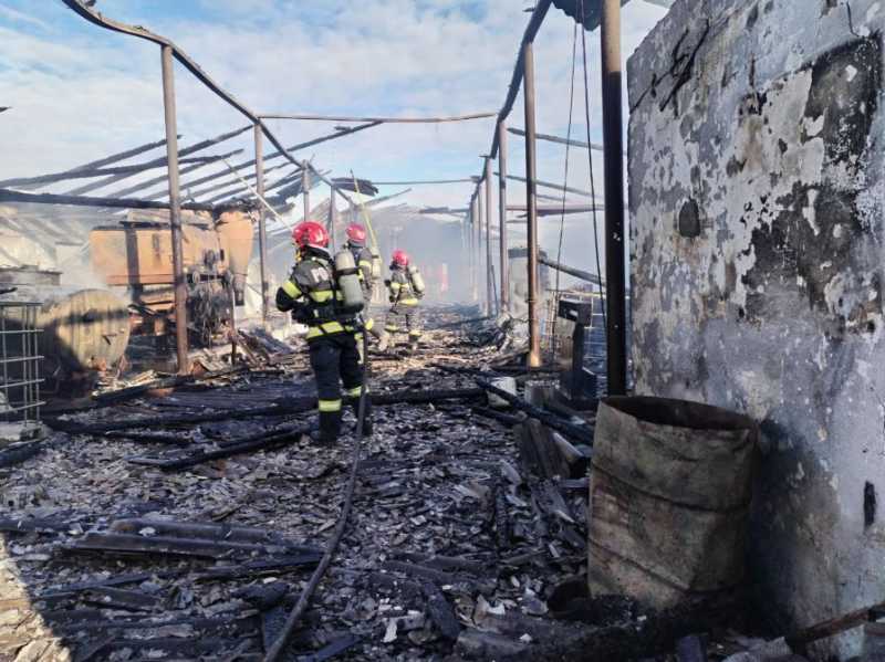 satu mare incendiu la o hala de depozitare a cerealelor 50 de tone de cereale distruse 6902227392ccf