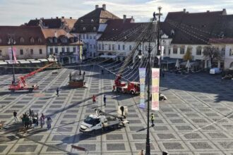 sibiu a inceput montarea iluminatului de sarbatori in municipiu targul de craciun se deschide in 14 noiembrie 690209dd92e6d