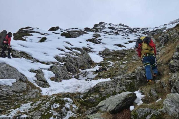 sibiu salvamontistii au recuperat trupurile celor doi turisti decedati in muntii fagaras cu ajutorul unui elicopter 68fe4ec3a4931