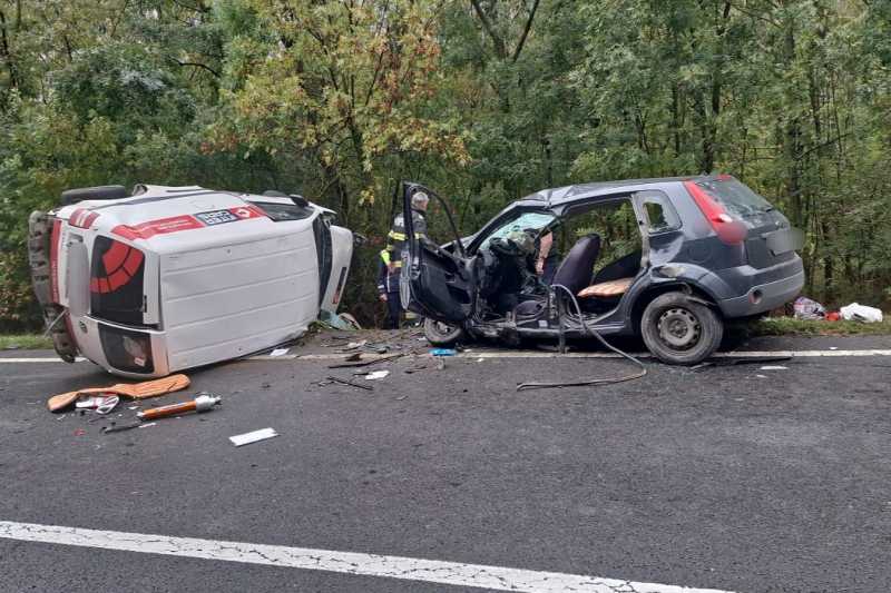 suceava accident cu doi raniti pe raza localitatii vama 68e0f00378059