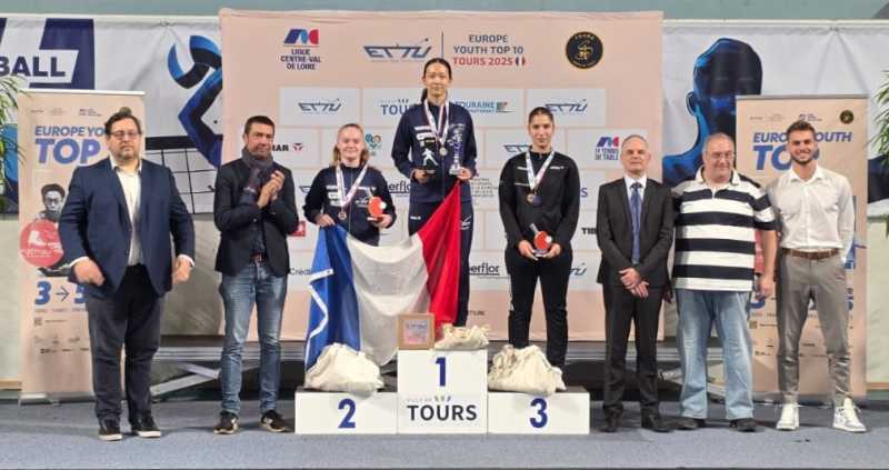 tenis de masa bianca mei rosu medaliata cu bronz la europe youth top 10 68e2e21a508da