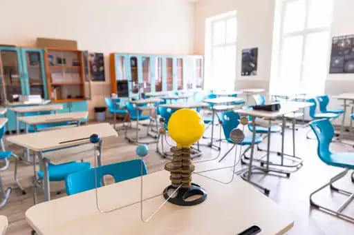 timis laborator de astrofizica la colegiul national banatean visul elevilor de a explora spatiul devine realitate galerie foto 68f9dbb1a408e