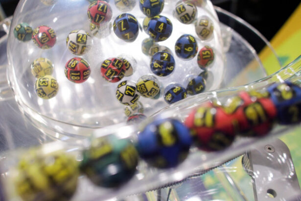 tragerile speciale ale toamnei loto 6 49 joker 5 40 duminica 19 octombrie 2025 report de peste 8 milioane de euro la 6 din 49 68f47f159eca9