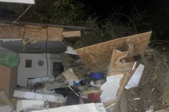 tulcea un barbat a fost ranit dupa ce un mal de pamant s a surpat peste o anexa in care se afla 690268c35ab8b