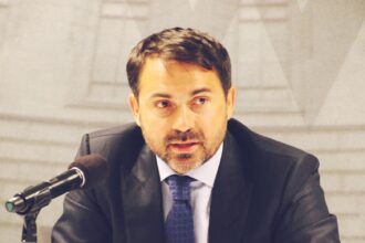 un deputat cere mae clarificari si masuri urgente pentru liceele romanesti din cernauti 69006cf8ae687