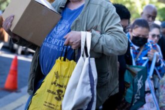 us senate fails to pass bill to pay federal essential workers and troops through shutdown 68fa7dba2316d