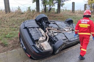 vasluiautoturism rasturnat la iesirea din husi spre albita doi copii raniti au fost transportati la spital 68dfd34c4f0b8