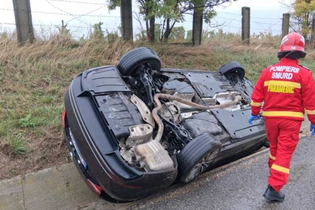 vasluiautoturism rasturnat la iesirea din husi spre albita doi copii raniti au fost transportati la spital 68dfd34c4f0b8