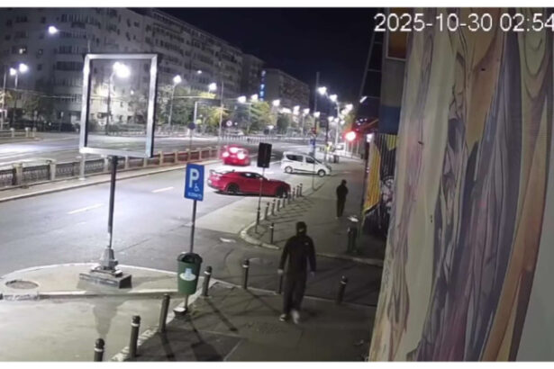 video sediul central al aur din capitala a fost vandalizat momentul surprins pe camerele de supraveghere politistii fac cercetari 6904bf2feec56