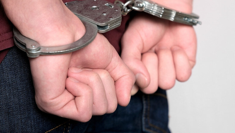 video urmarire spectaculoasa pe strazile capitalei imagini cu momentul arestarii unor tineri care au vrut sa fure de pe un santier 68e90e707bc53