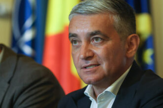 vlad oprea isi reia functia de primar al orasului sinaia liberalul a fost in arest fiind anchetat pentru fapte de coruptie 68f387c3ada6b