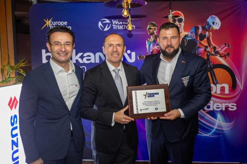 vlad stoica ales presedintele asociatiei balcanice de triatlon 68ec9fe1ada17