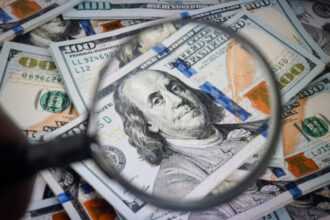 wall street in cadere libera dupa ce trump a amenintat china cu o crestere masiva a tarifelor 68e96eafa7365