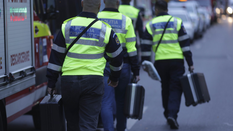 zona blocului din rahova unde a avut loc explozia ramane sub restrictii politia si firmele de utilitati in teren pentru evaluari 68f6a37b25b1e