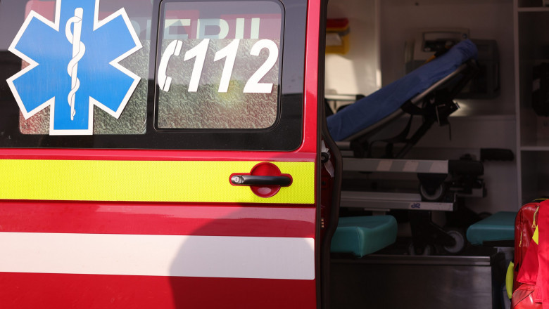 accident grav in parcarea unui centru medical din bihor un barbat in scaun cu rotile a murit iar altul este in cod rosu medical 691ebbcb9d534