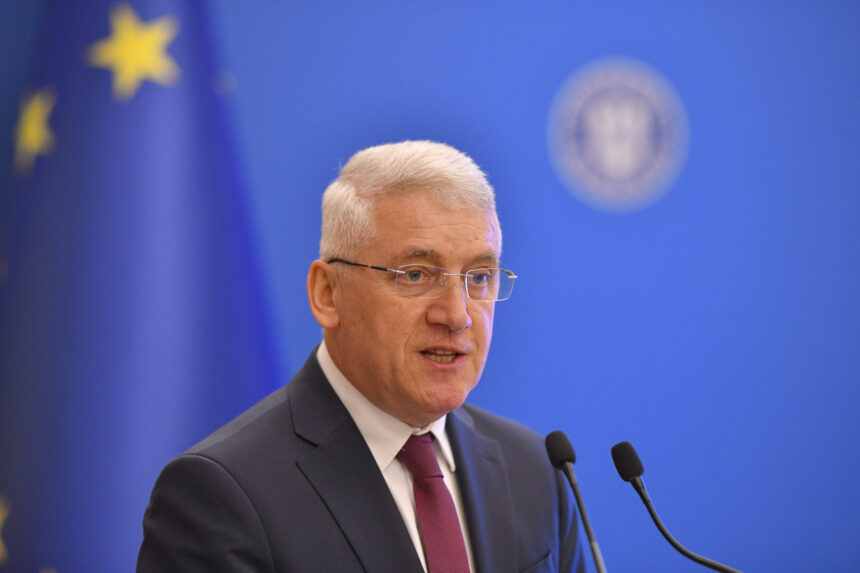 adrian tutuianu si a depus dosarul de cadidatura pentru functia de presedinte aep 6919990dd3d77