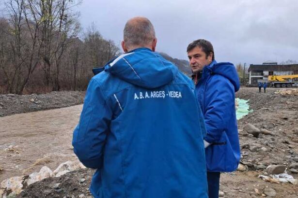anar a efectuat miercuri a doua verificare a capacitatii de tranzitare a debitelor crescute pe albia raului arges 691e0335583ca