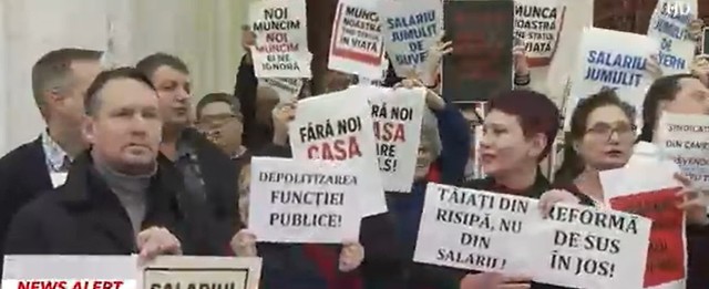 angajatii din parlament protest spontan inainte de sedinta comuna a celor doua camere taiati din risipa nu din salarii reforma de sus in jos munca noa 691c58c955e01