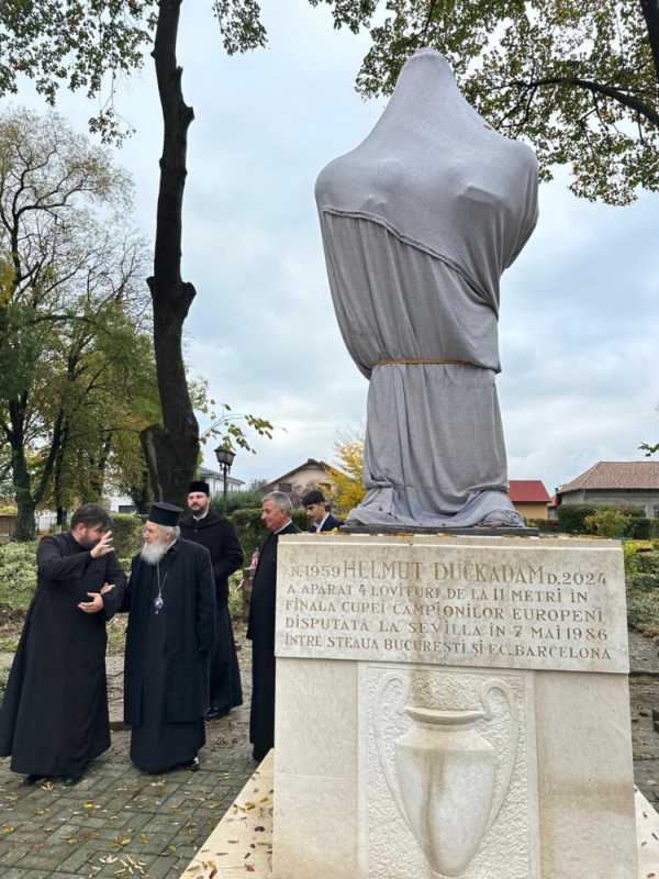 arad bustul din bronz al lui duckadam a fost finalizat primaria semlac a platit 40 000 de euro 6914964dd535d