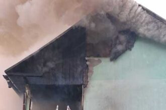 arges doua persoane ranite intr un incendiu izbucnit la o casa 69143633e3387