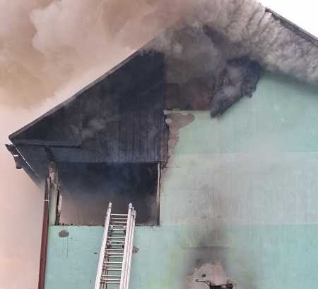 arges doua persoane ranite intr un incendiu izbucnit la o casa 69143633e3387