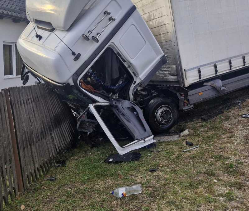 arges o persoana a murit si una a fost ranita intr un accident produs pe dn 7 690cb2003bd74