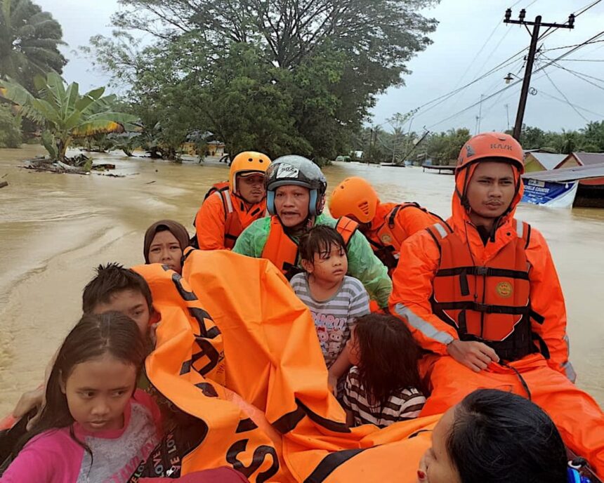 at least 460 killed in south east asia floods and landslides reports say 692ae18181f76