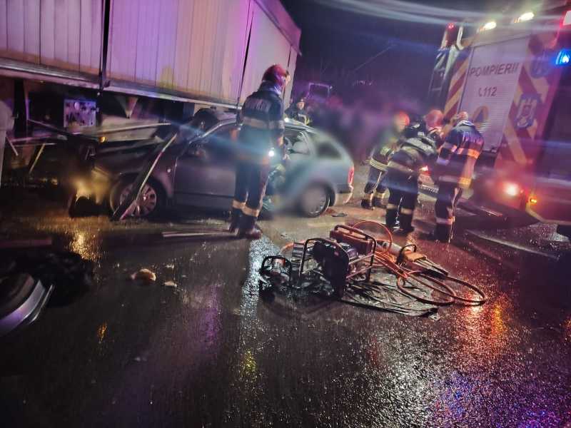 bacau o persoana a decedat si trei au fost grav ranite in urma unui accident rutier la cotofanesti 69289636494ad