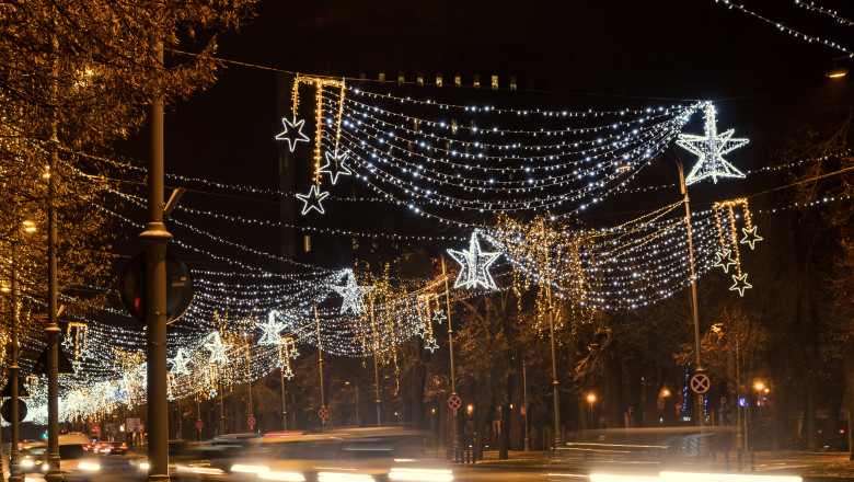 cand se aprind luminile de sarbatori in bucuresti ce evenimente sunt organizate in piata constitutiei 69280f03323ba