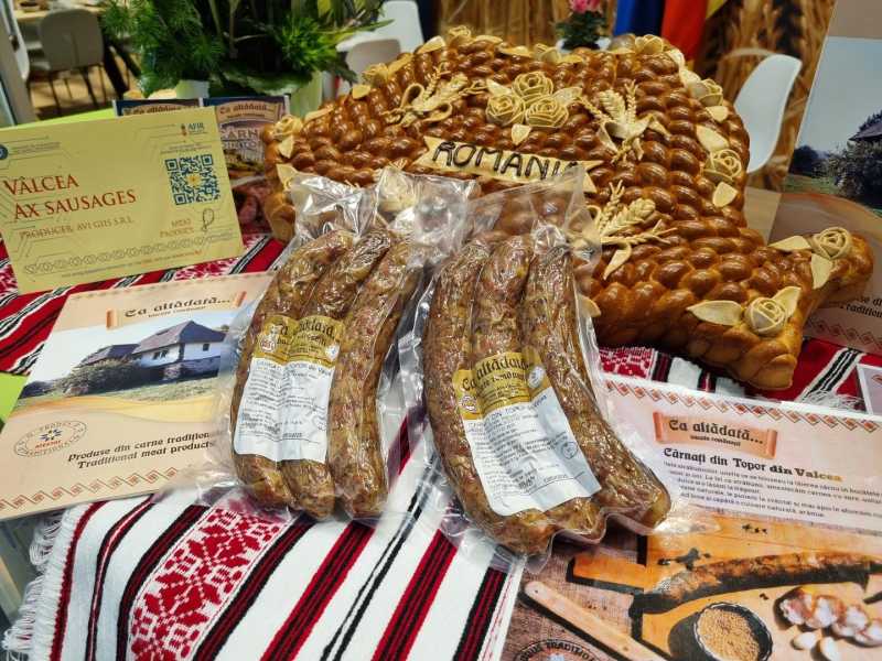 carnatii din topor din valcea au dobandit statutul de denumire de origine protejata dop 691321a051cf5